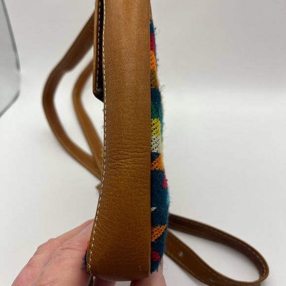 2448-HMT Equador Colorful Woven Wool & Brown Leather Crossbody Bag Preowned - Picture 4 of 8